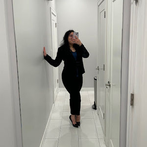 Meet your Posher, Alejandra